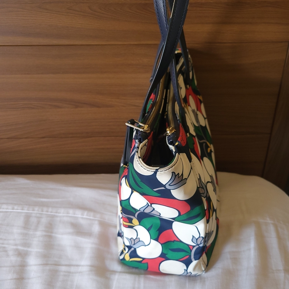 Kate Spade Red and Green Tote Bag with Floral Design - Picture 5 of 10